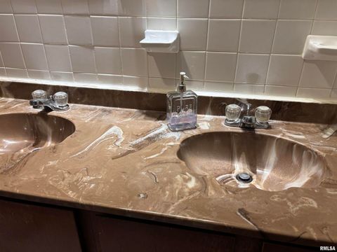 Tiny photo for 122 CENTER Street, Anna, IL 62906 (MLS # EB459916)