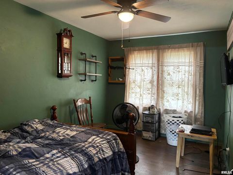 Tiny photo for 122 CENTER Street, Anna, IL 62906 (MLS # EB459916)