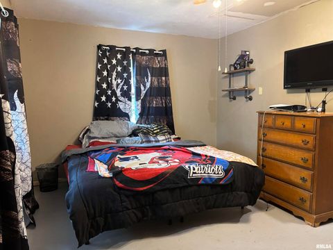 Tiny photo for 122 CENTER Street, Anna, IL 62906 (MLS # EB459916)