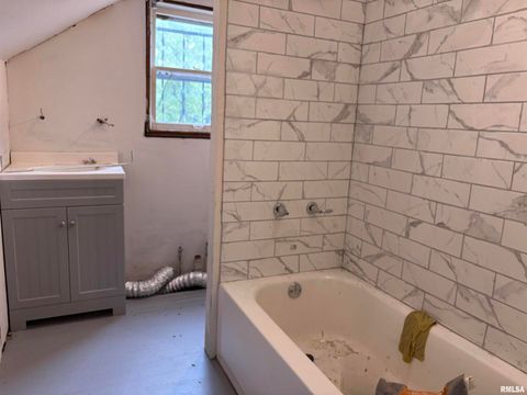 Tiny photo for 122 CENTER Street, Anna, IL 62906 (MLS # EB459916)