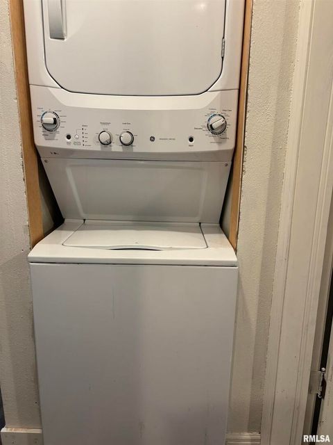 Tiny photo for 122 CENTER Street, Anna, IL 62906 (MLS # EB459916)