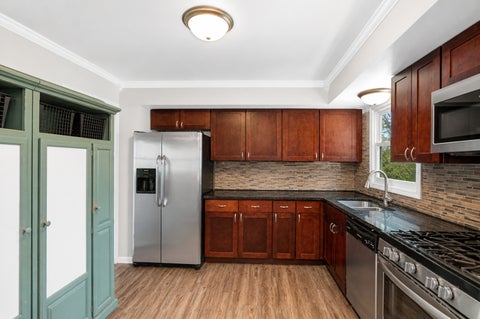 Tiny photo for 419 DEERPATH Drive, Lindenhurst, IL 60046 (MLS # 12664649)
