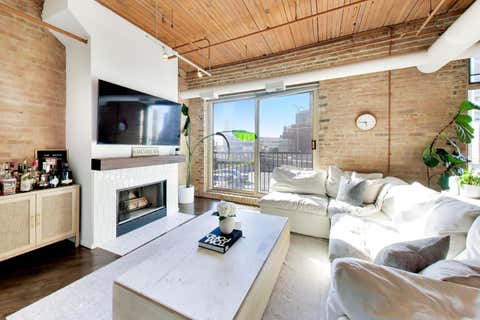 Tiny photo for 550 N Kingsbury Street #423, Chicago, IL 60654 (MLS # 12687260)