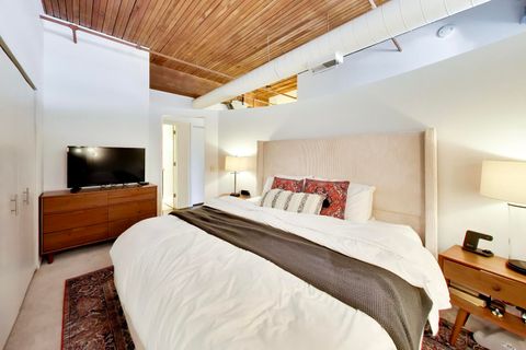Tiny photo for 550 N Kingsbury Street #423, Chicago, IL 60654 (MLS # 12687260)