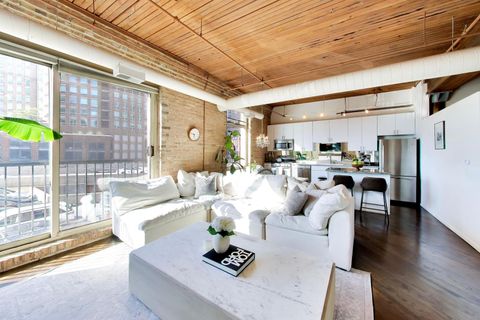 Tiny photo for 550 N Kingsbury Street #423, Chicago, IL 60654 (MLS # 12687260)