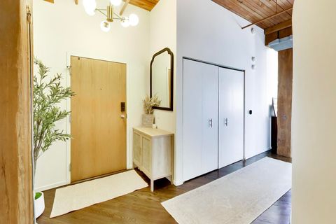 Tiny photo for 550 N Kingsbury Street #423, Chicago, IL 60654 (MLS # 12687260)