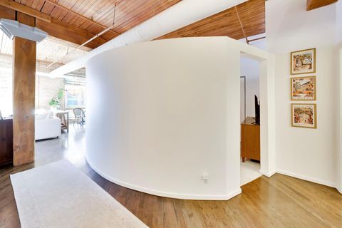 Tiny photo for 550 N Kingsbury Street #423, Chicago, IL 60654 (MLS # 12687260)