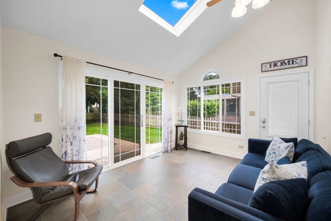Tiny photo for 2031 Burnham Place, Wheaton, IL 60189 (MLS # 12746246)