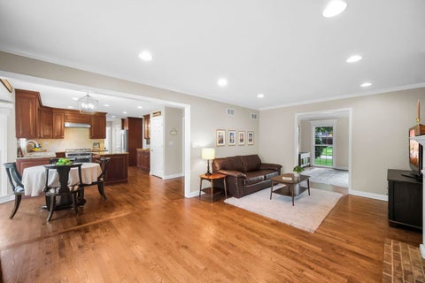 Tiny photo for 2031 Burnham Place, Wheaton, IL 60189 (MLS # 12746246)