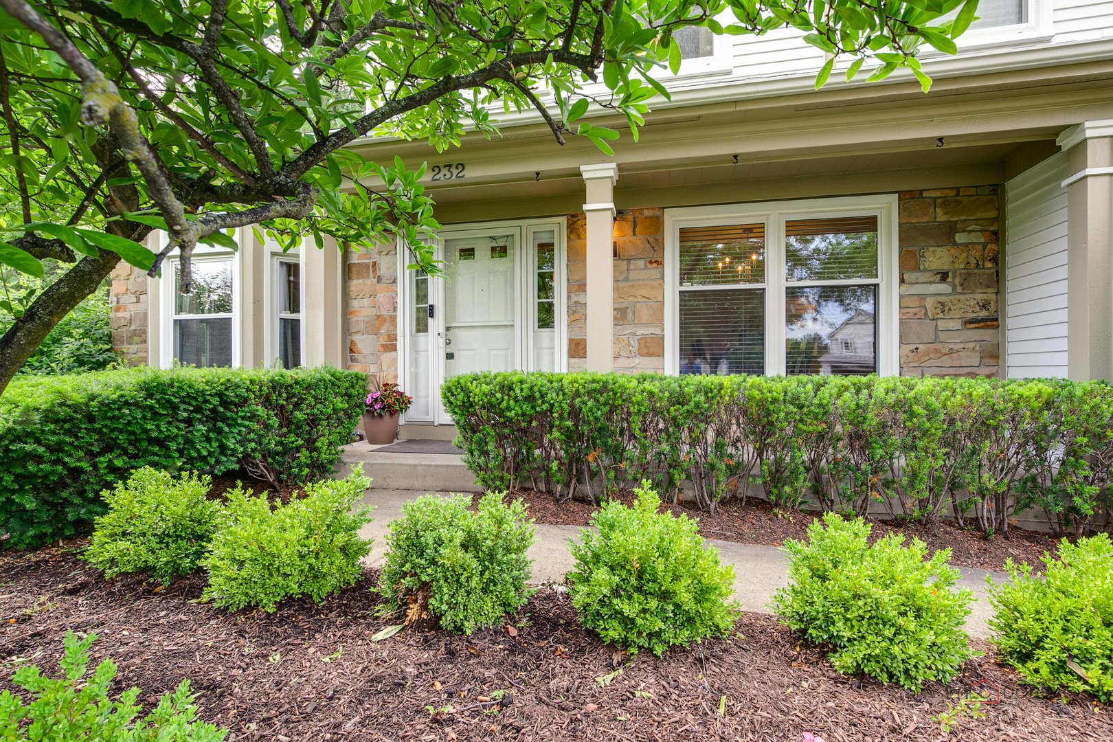 232 Stanton Court W