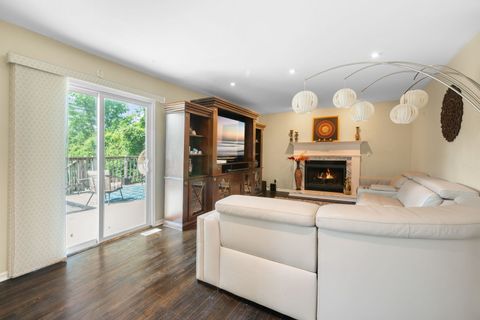 Tiny photo for 754 Huntington Drive, Carol Stream, IL 60188 (MLS # 12504625)