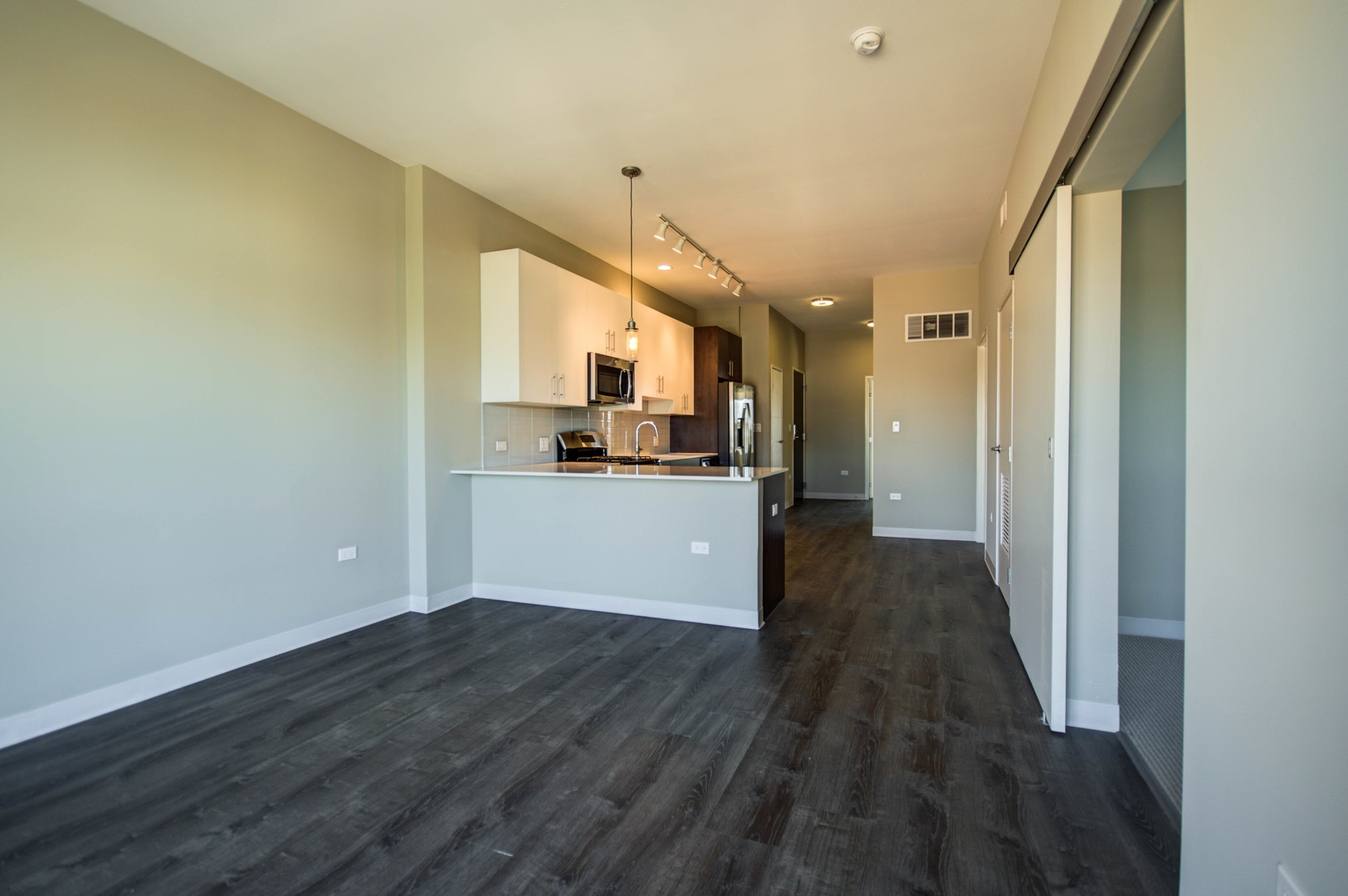 851 W Grand Avenue 403