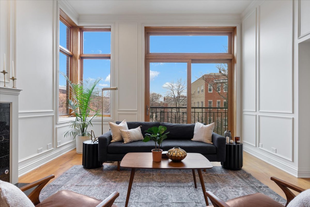 1101 N WOOD Street 3