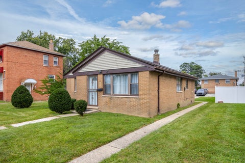 Tiny photo for 2121 S 14th Avenue, Broadview, IL 60155 (MLS # 12691090)