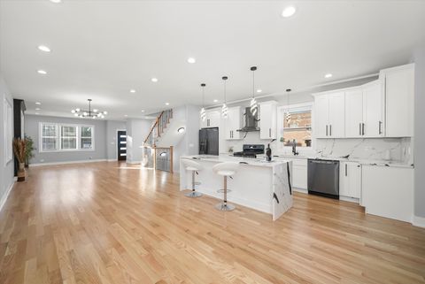 Tiny photo for 657 N PINE Avenue, Chicago, IL 60644 (MLS # 12513072)