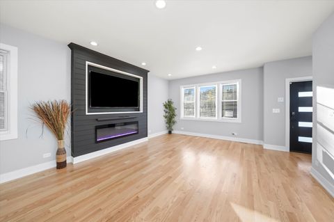 Tiny photo for 657 N PINE Avenue, Chicago, IL 60644 (MLS # 12513072)