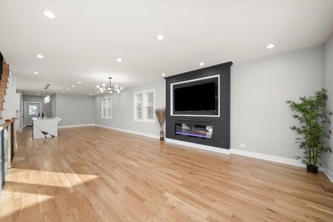 Tiny photo for 657 N PINE Avenue, Chicago, IL 60644 (MLS # 12513072)