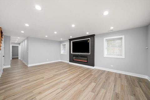 Tiny photo for 657 N PINE Avenue, Chicago, IL 60644 (MLS # 12513072)