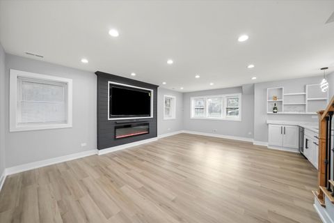 Tiny photo for 657 N PINE Avenue, Chicago, IL 60644 (MLS # 12513072)