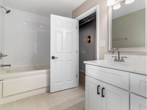 Tiny photo for 50 E 26th Street #406, Chicago, IL 60616 (MLS # 12480209)