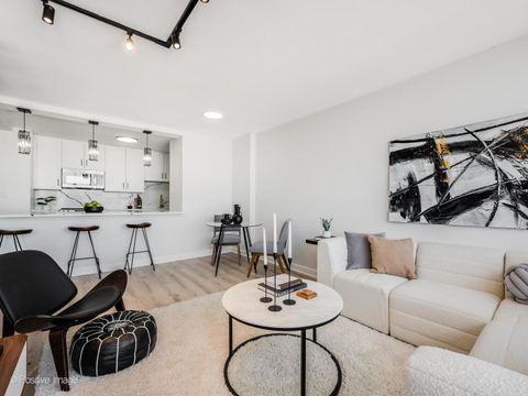 Tiny photo for 5455 N Sheridan Road #3203, Chicago, IL 60640 (MLS # 12577681)