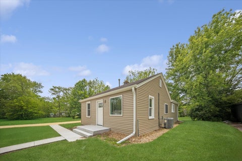 Tiny photo for 3616 Blackstone Avenue, Rockford, IL 61101 (MLS # 12659768)