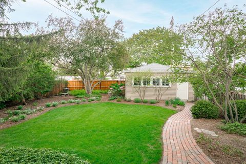 Tiny photo for 1017 N Grove Avenue, Oak Park, IL 60302 (MLS # 12628526)