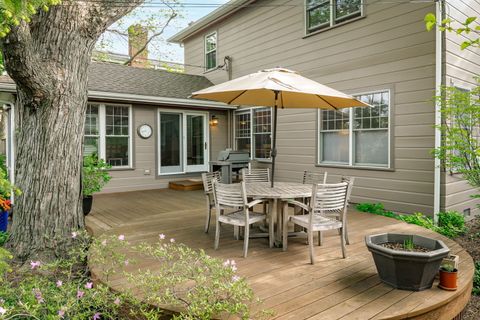 Tiny photo for 1017 N Grove Avenue, Oak Park, IL 60302 (MLS # 12628526)