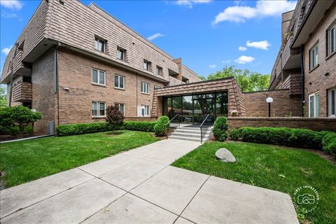 Photo of 1730 W Galena Boulevard #304W, Aurora, IL 60506 (MLS # 12692754)
