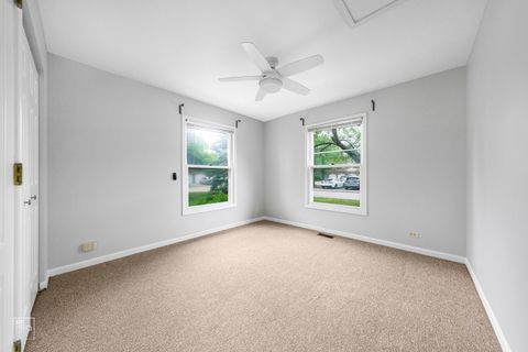 Tiny photo for 98 Willow Parkway, Buffalo Grove, IL 60089 (MLS # 12594679)