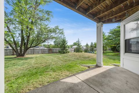 Tiny photo for 98 Willow Parkway, Buffalo Grove, IL 60089 (MLS # 12594679)