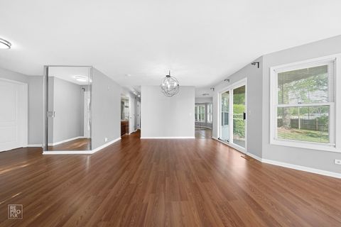 Tiny photo for 98 Willow Parkway, Buffalo Grove, IL 60089 (MLS # 12594679)