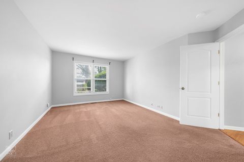 Tiny photo for 98 Willow Parkway, Buffalo Grove, IL 60089 (MLS # 12594679)