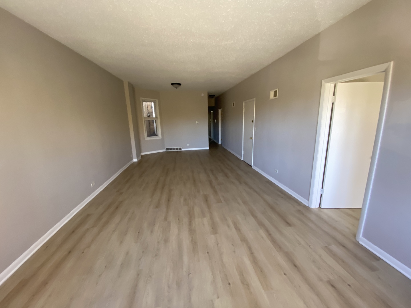 4530 N Lincoln Avenue 2