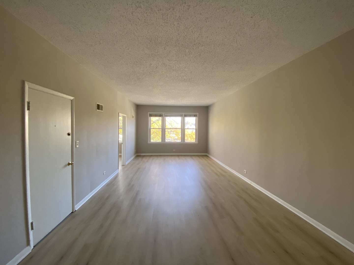 4530 N Lincoln Avenue 2