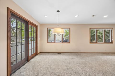Tiny photo for 801 S Madison Street, Hinsdale, IL 60521 (MLS # 12625216)