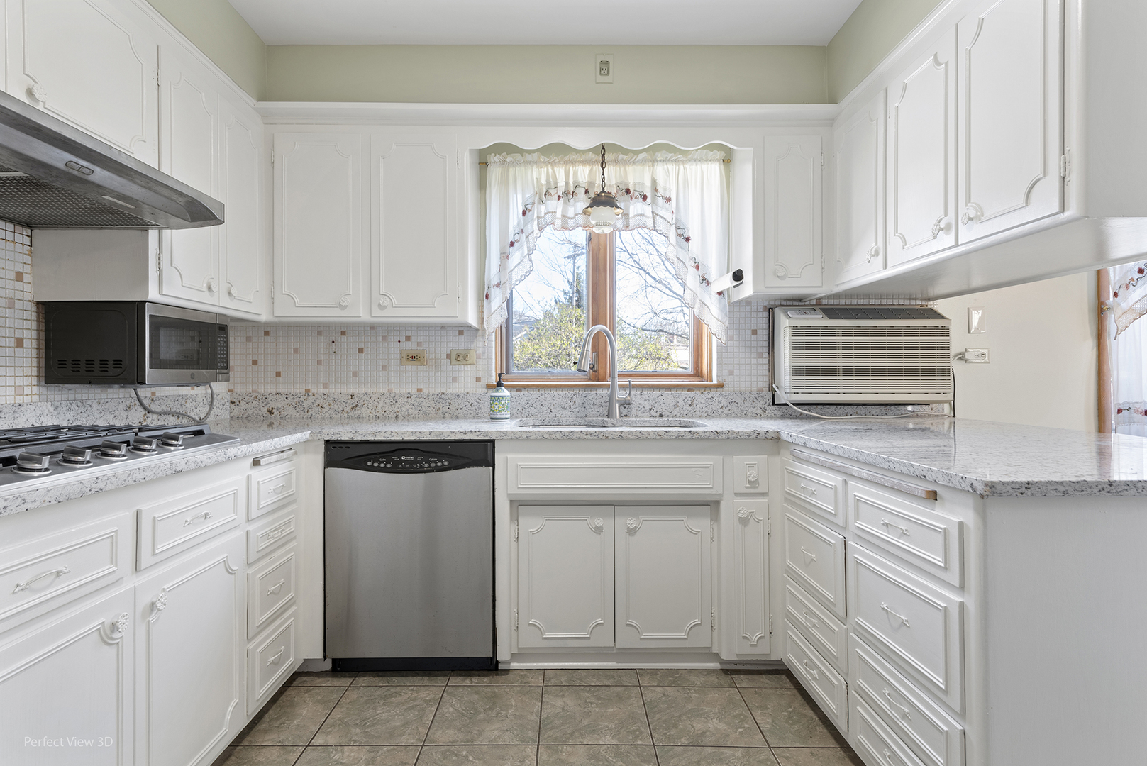 1121 N Northwest Highway