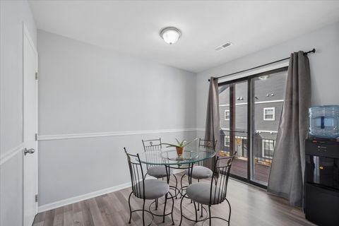 Tiny photo for 108 S 14th Street #108, St. Charles, IL 60174 (MLS # 12603032)