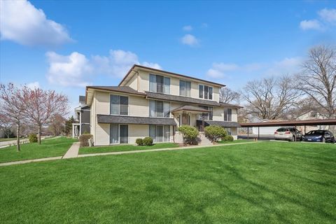 Photo of 108 S 14th Street #108, St. Charles, IL 60174 (MLS # 12603032)