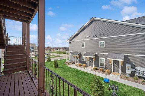 Tiny photo for 108 S 14th Street #108, St. Charles, IL 60174 (MLS # 12603032)