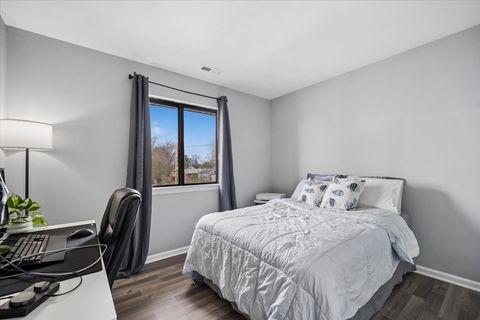 Tiny photo for 108 S 14th Street #108, St. Charles, IL 60174 (MLS # 12603032)