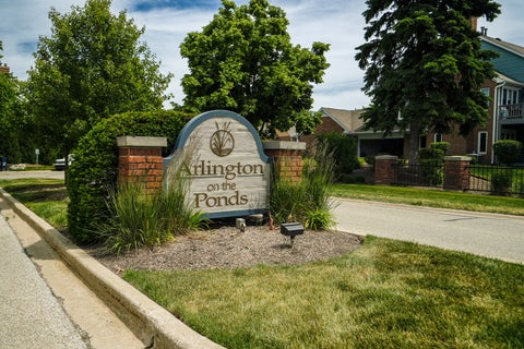 Tiny photo for 1608 E Clayton Court #1608, Arlington Heights, IL 60004 (MLS # 12670679)