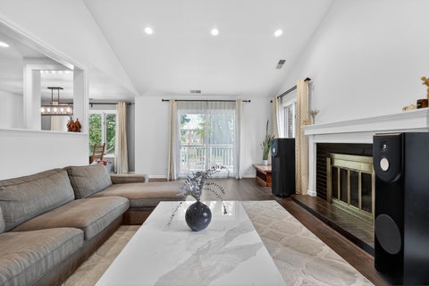 Tiny photo for 1608 E Clayton Court #1608, Arlington Heights, IL 60004 (MLS # 12670679)