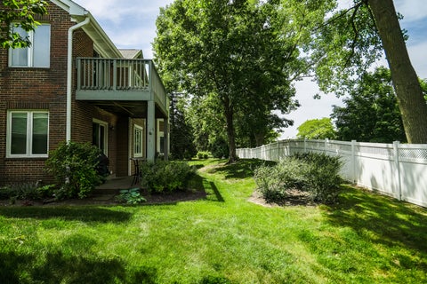 Tiny photo for 1608 E Clayton Court #1608, Arlington Heights, IL 60004 (MLS # 12670679)