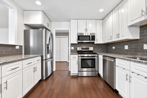 Tiny photo for 1608 E Clayton Court #1608, Arlington Heights, IL 60004 (MLS # 12670679)