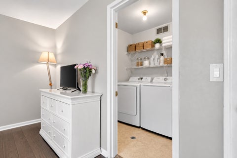 Tiny photo for 1608 E Clayton Court #1608, Arlington Heights, IL 60004 (MLS # 12670679)