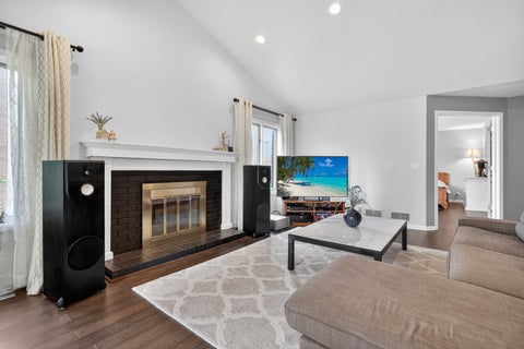 Tiny photo for 1608 E Clayton Court #1608, Arlington Heights, IL 60004 (MLS # 12670679)