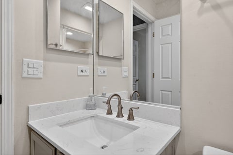 Tiny photo for 1608 E Clayton Court #1608, Arlington Heights, IL 60004 (MLS # 12670679)