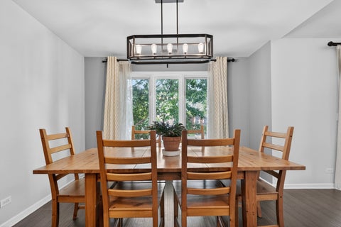Tiny photo for 1608 E Clayton Court #1608, Arlington Heights, IL 60004 (MLS # 12670679)