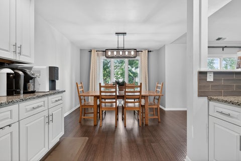 Tiny photo for 1608 E Clayton Court #1608, Arlington Heights, IL 60004 (MLS # 12670679)